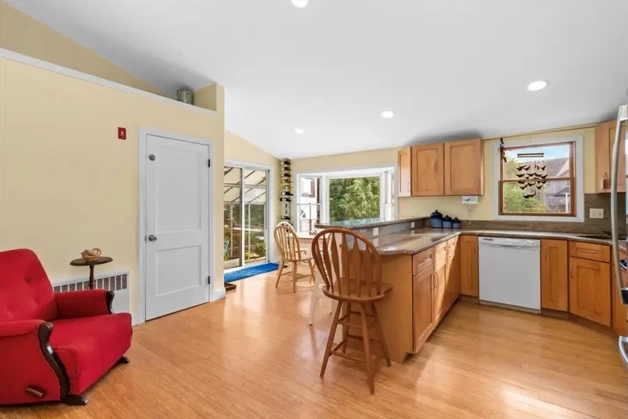6 Reynolds Ave, Randolph, MA 02368 - #3