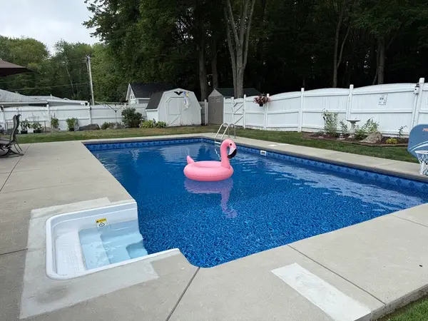 35 Arnold St, Holbrook, MA 02343