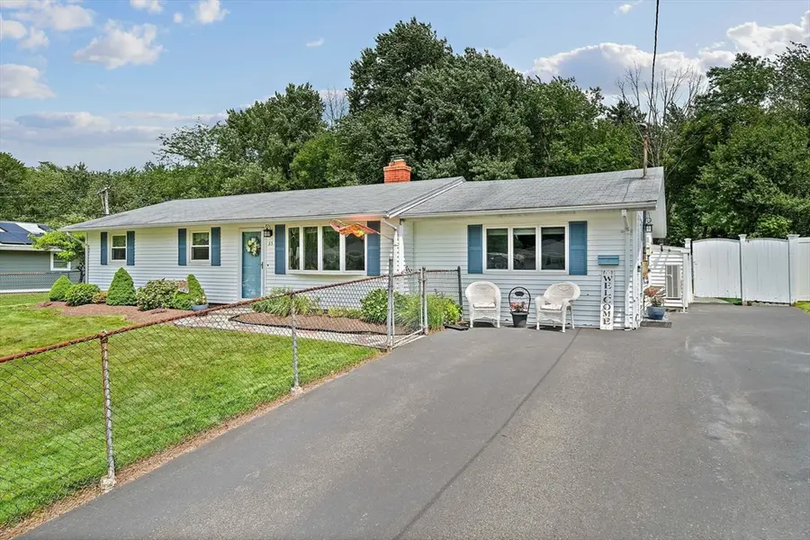 35 Arnold St, Holbrook, MA 02343 - #2