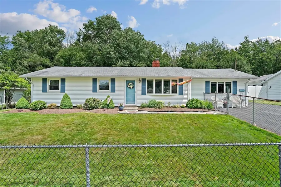 35 Arnold St, Holbrook, MA 02343 - #3