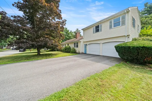 30 Alan Rd, Hamilton, MA 01982