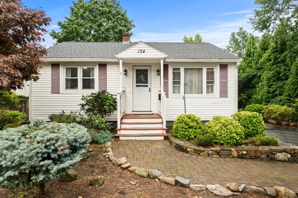134 Marshall Ave, Lowell, MA 01851 - #1