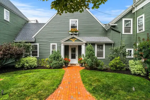 8 Franklin St #19, Marblehead, MA 01945