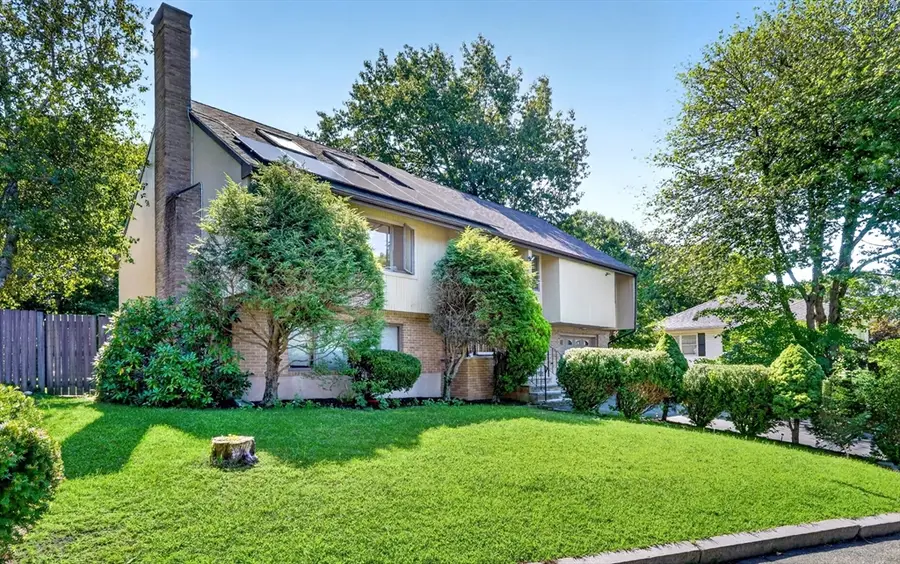 3 Macone Cir, Stoneham, MA 02180 - #2