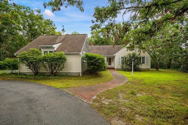 4 Woodspring Farm Ln, Sandwich, MA 02563