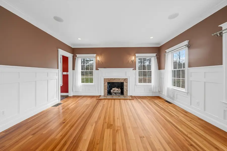 57 Shattuck St, Pepperell, MA 01463 - #3