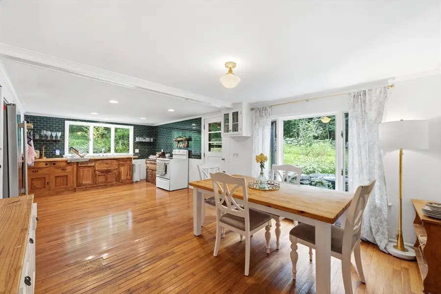 176 Sherburne Ave, Tyngsborough, MA 01879 - #2