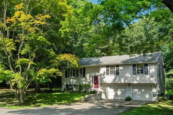 6 Johnson Rd, Sharon, MA 02067
