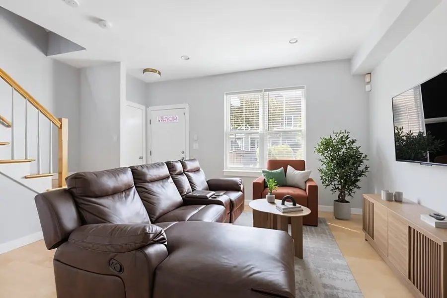 12 Blue Jay Cir #12, Boston, MA 02126 - #2