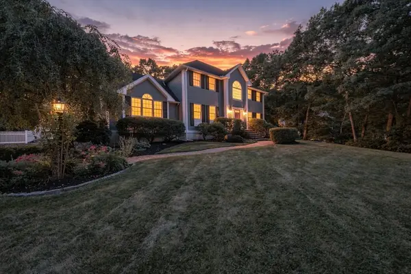 38 Cabral Dr, Middleton, MA 01949