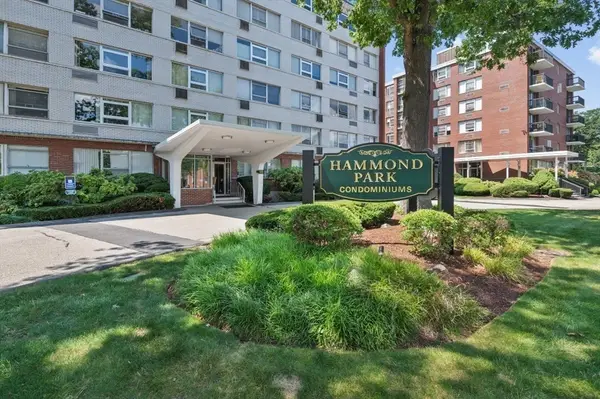 10 Hammond Pond Parkway #607, Newton, MA 02467
