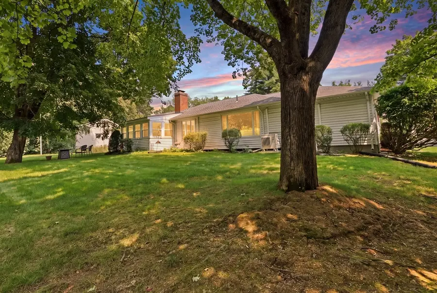 22 Williston Dr, Longmeadow, MA 01106 - #2