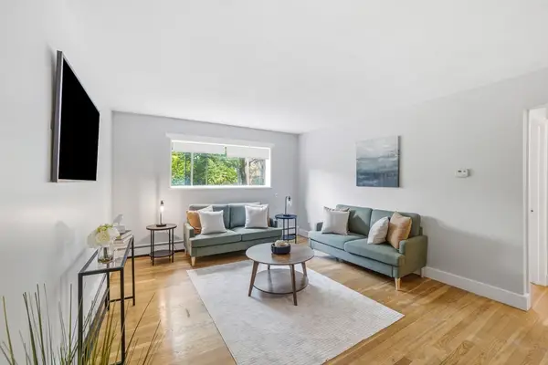 14 Riverside St #2-1, Watertown, MA 02472