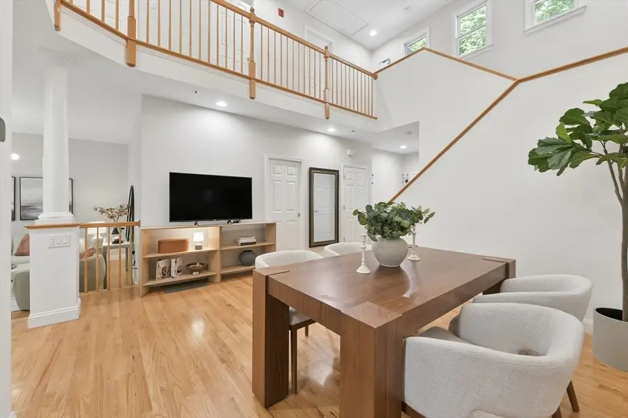 20 Pettee St #20, Newton, MA 02464 - #3