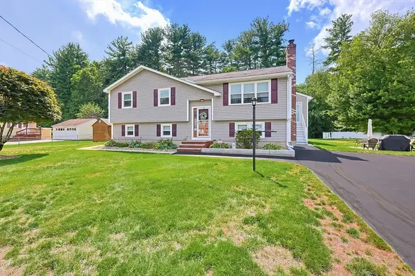 19 Bellflower Rd, Billerica, MA 01821