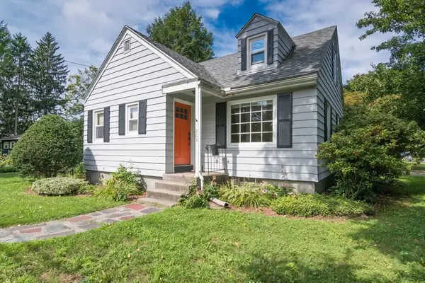 202 Jackson St, Northampton, MA 01060