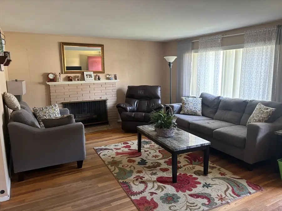 22 Hurley Cir, Marlborough, MA 01752 - #2