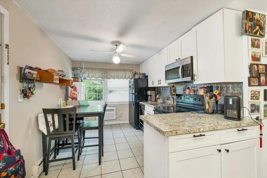8 Carriage Hill Rd #17, Amesbury, MA 01913 - #2