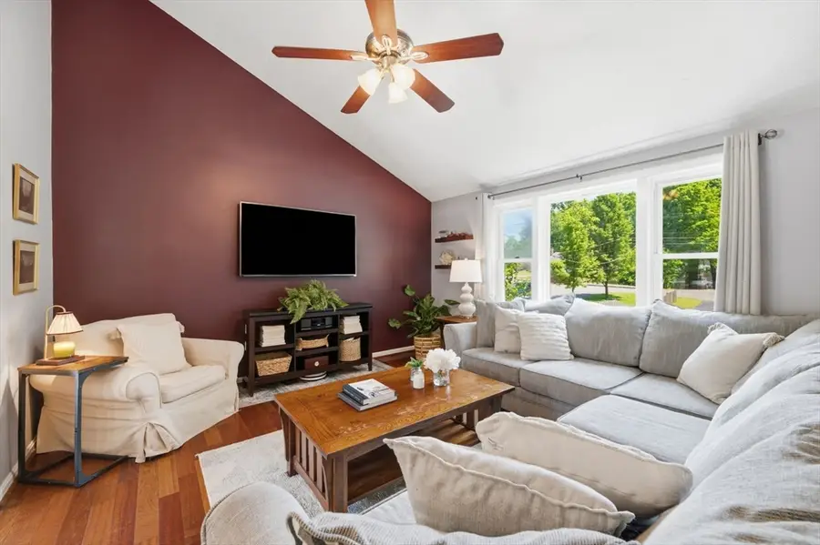 668 Summer St, Rockland, MA 02370 - #3
