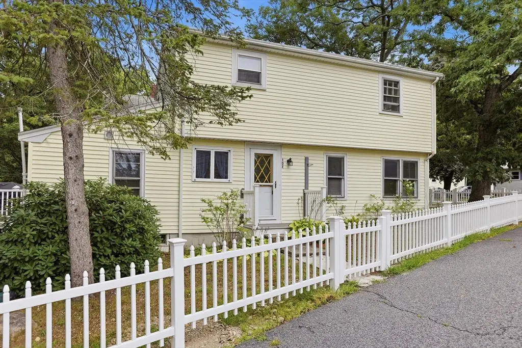 107 Pond St, Rockland, MA 02370 - #1