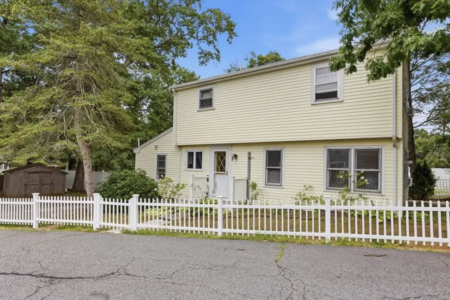 107 Pond St, Rockland, MA 02370 - #3