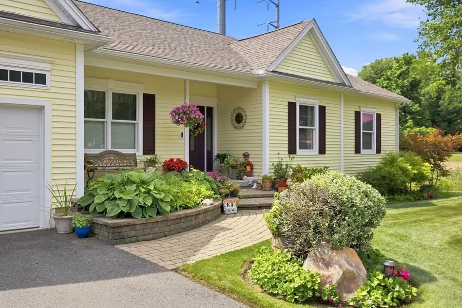 135 Lancaster Dr, Agawam, MA 01001 - #3