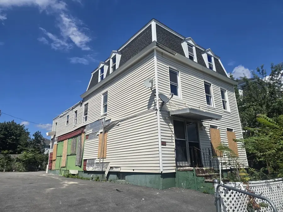158 Austin St, Worcester, MA 01609 - #2