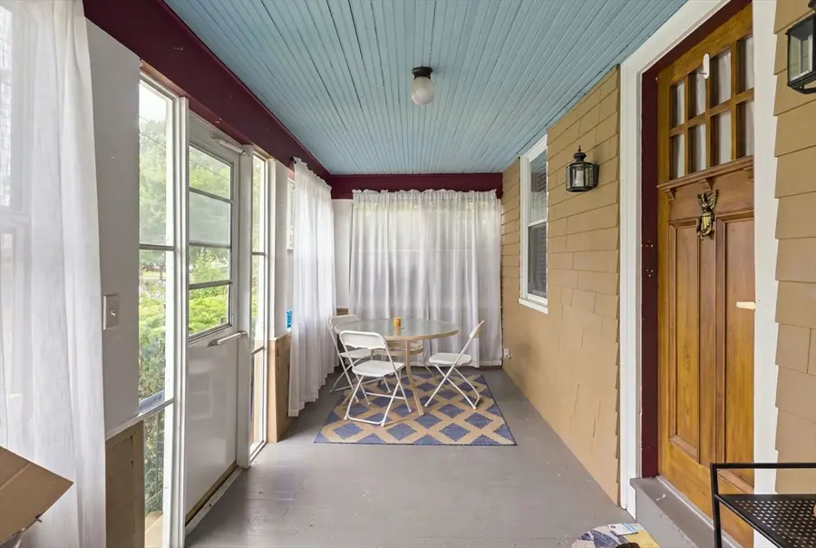 16 Beechcrest St, Warwick, RI 02888 - #2