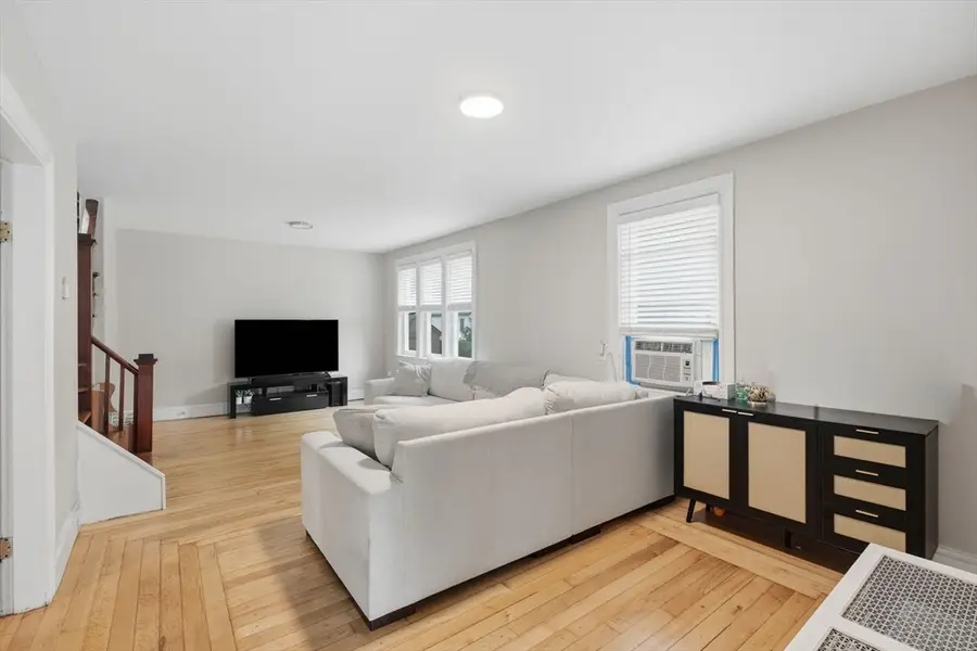 16 Beechcrest St, Warwick, RI 02888 - #3