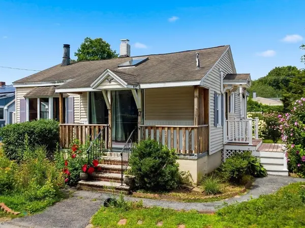 17 Saint James St, Dracut, MA 01826