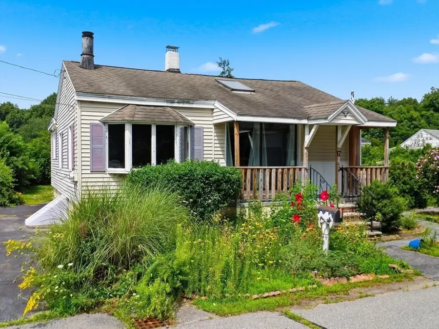 17 Saint James St, Dracut, MA 01826 - #2