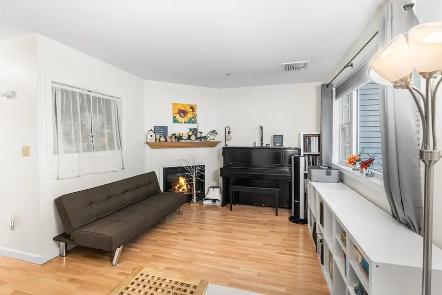 204 Lilac Meadows Way #204, Ipswich, MA 01938 - #3