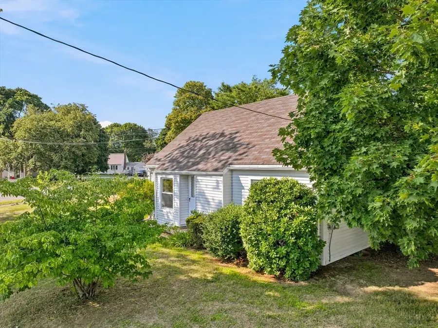 21 Flint St, Danvers, MA 01923 - #3