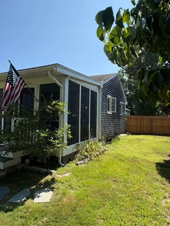2 Upton St, Fairhaven, MA 02719 - #3