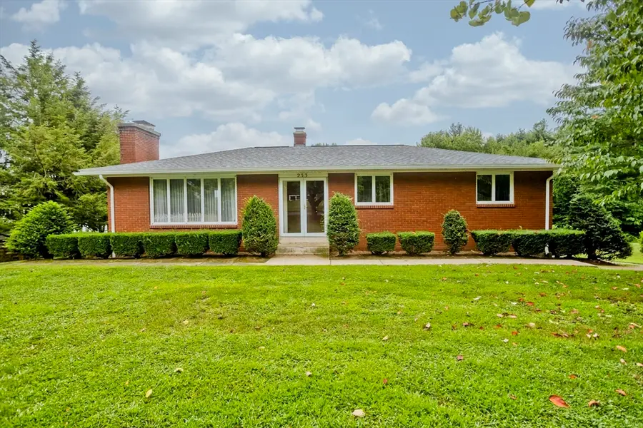 233 Lathrop St, South Hadley, MA 01075 - #2