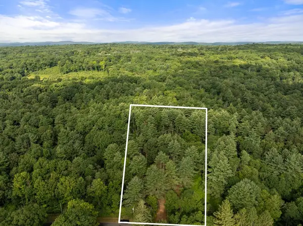 305 Warren Rd, Brimfield, MA 01010