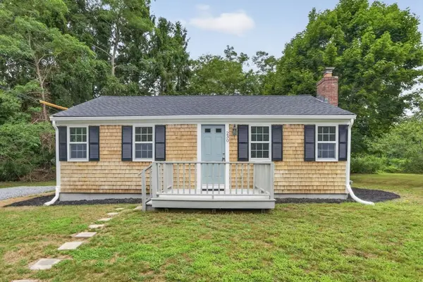 230 Race Ln, Barnstable, MA 02648