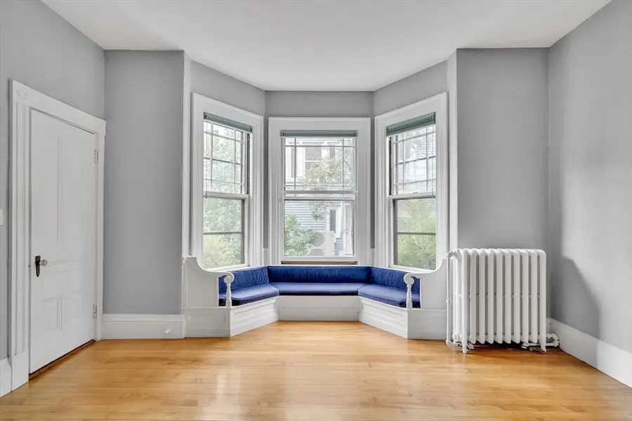 16 Harris St, Brookline, MA 02446 - #3