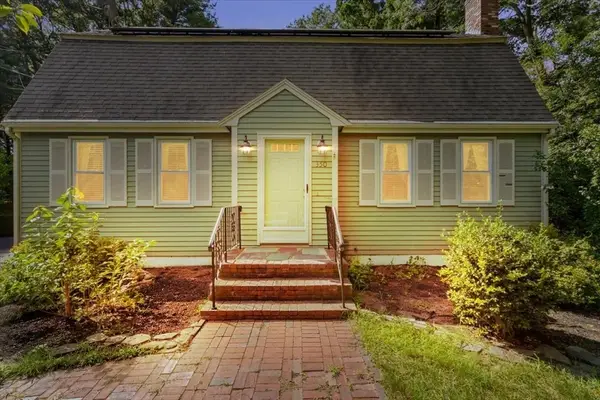 350 Harvey St, Taunton, MA 02780