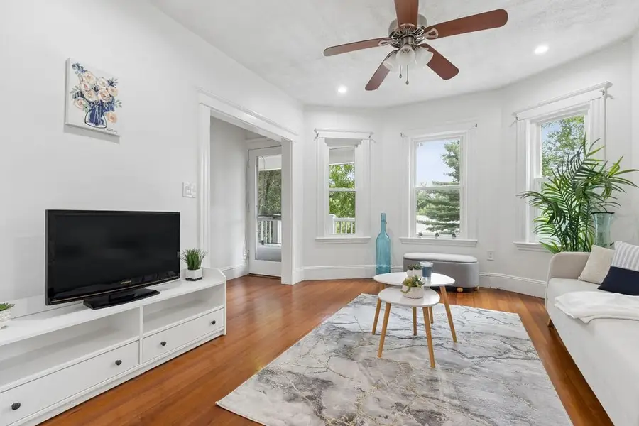 215 Crafts Rd #2, Brookline, MA 02467 - #2