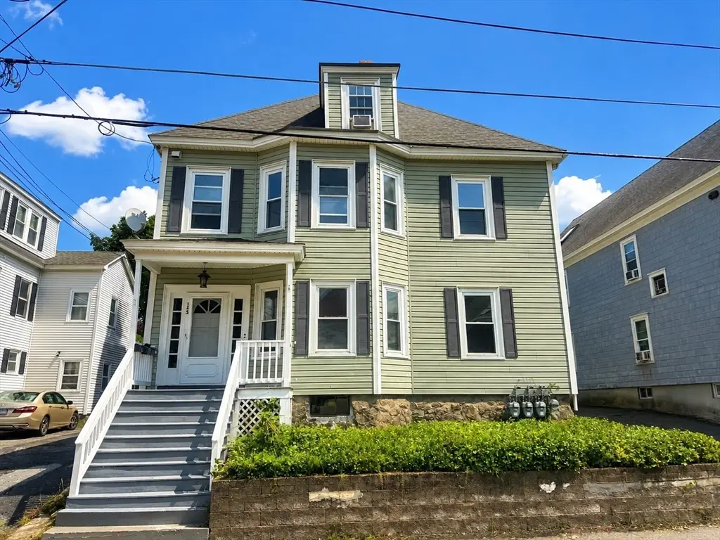 125 Gershom Ave, Lowell, MA 01854 - #1