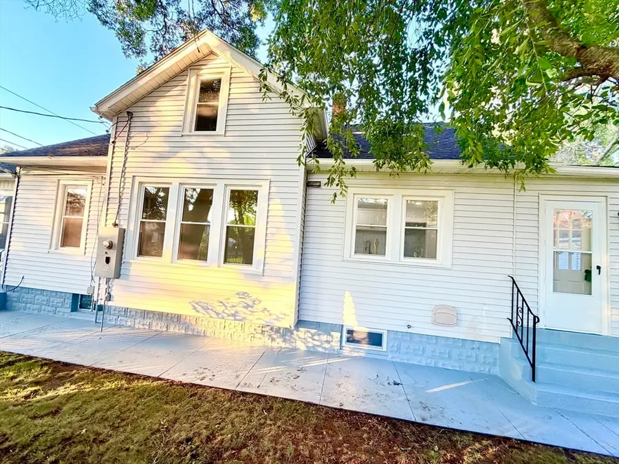 11 Thornfell St, Springfield, MA 01104 - #2