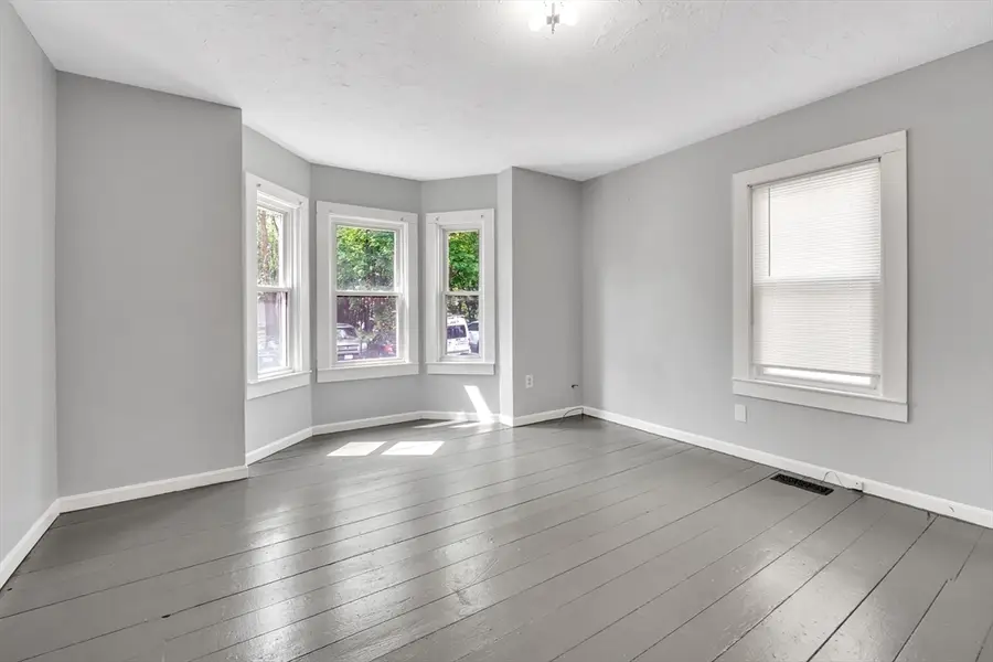 28 Institute St, Fitchburg, MA 01420 - #3