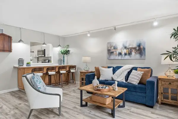 202 Park Place #202, Raynham, MA 02767