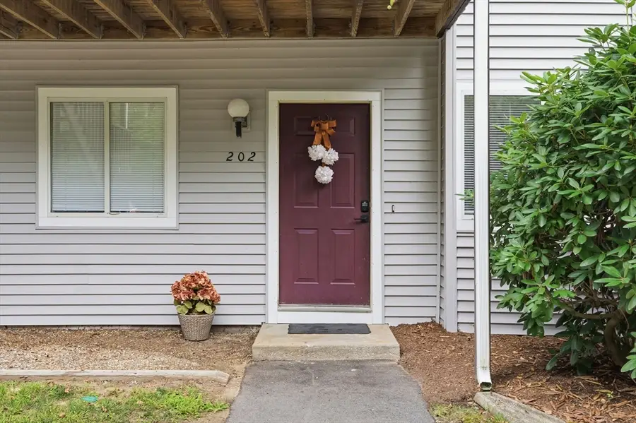 202 Park Place #202, Raynham, MA 02767 - #2