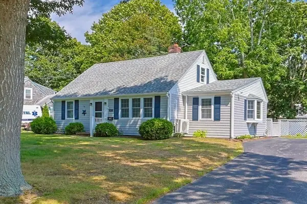 87 Vidal Ave, Falmouth, MA 02536