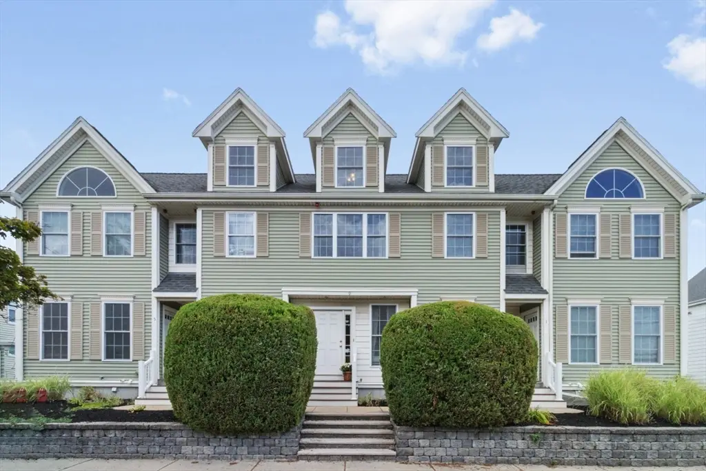 9 Russell St #3, Waltham, MA 02453 - #1