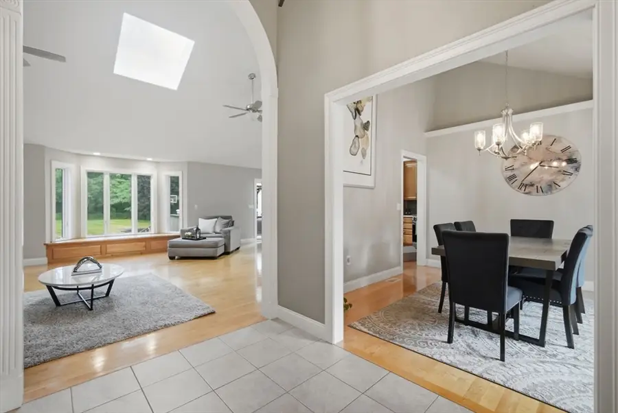 73 Meadowbrook Rd, Springfield, MA 01128 - #3