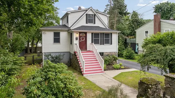 54 Gainsville Rd, Dedham, MA 02026