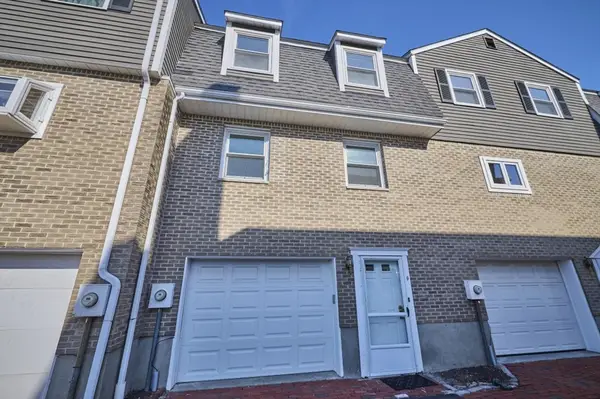 9 Circuit Ln #9, Watertown, MA 02472